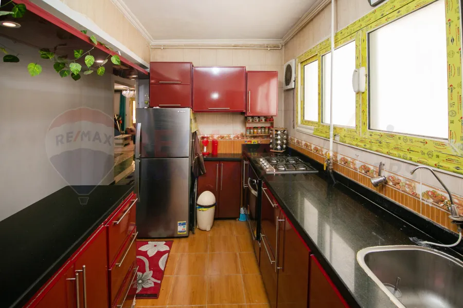 شقة للبيع 200 م  العصافرة بحري (ش جمال عبد الناصر)