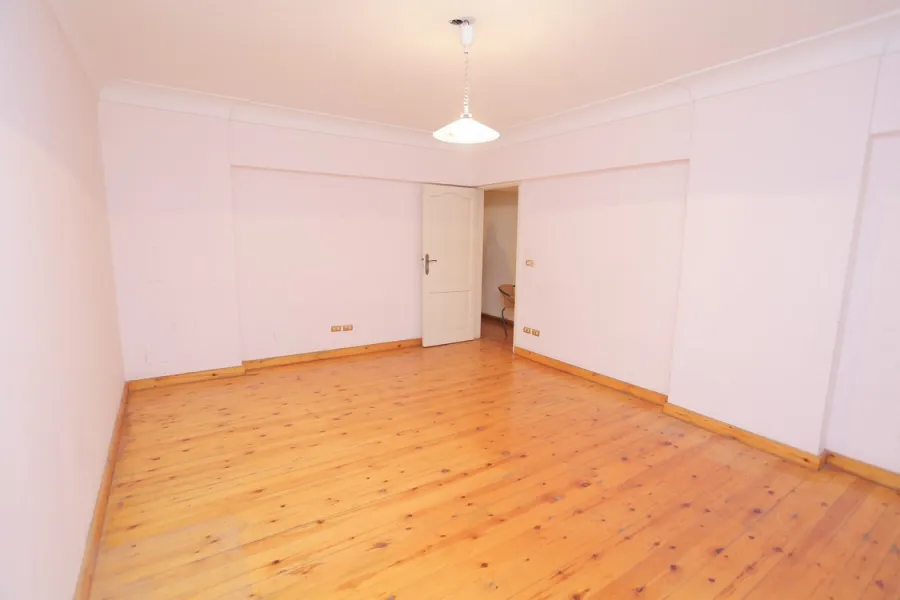 شقة للايجار 200م سموحة ( ابراج كيروسيز )