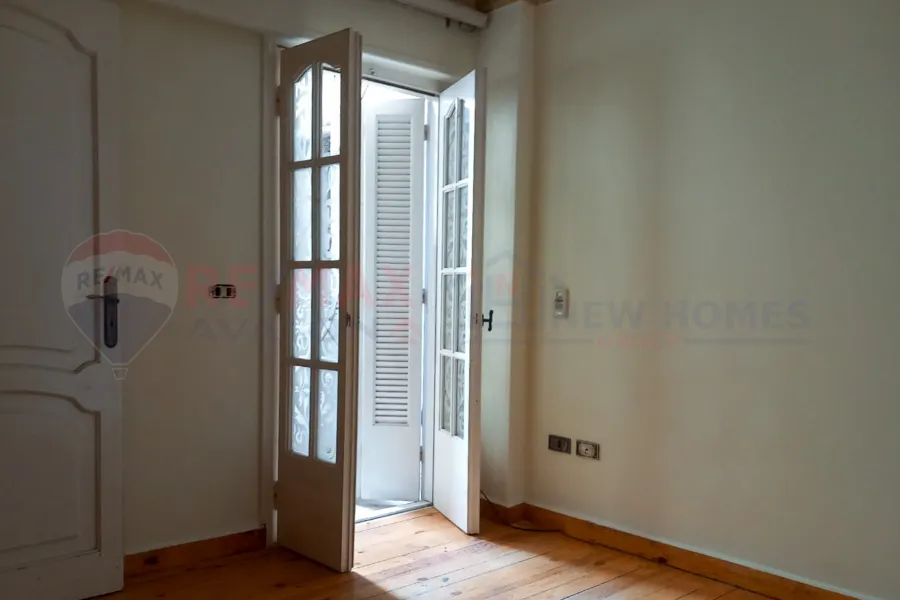 شقة للإيجار 175 م لوران (ش أبو قير)