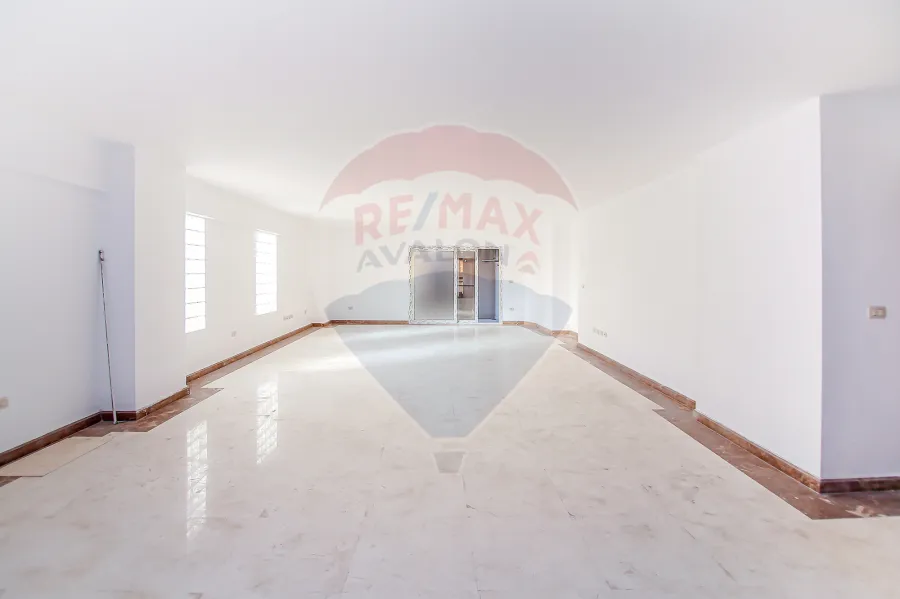 شقة للايجار 289 م سموحة ( شارع فوزي معاذ )