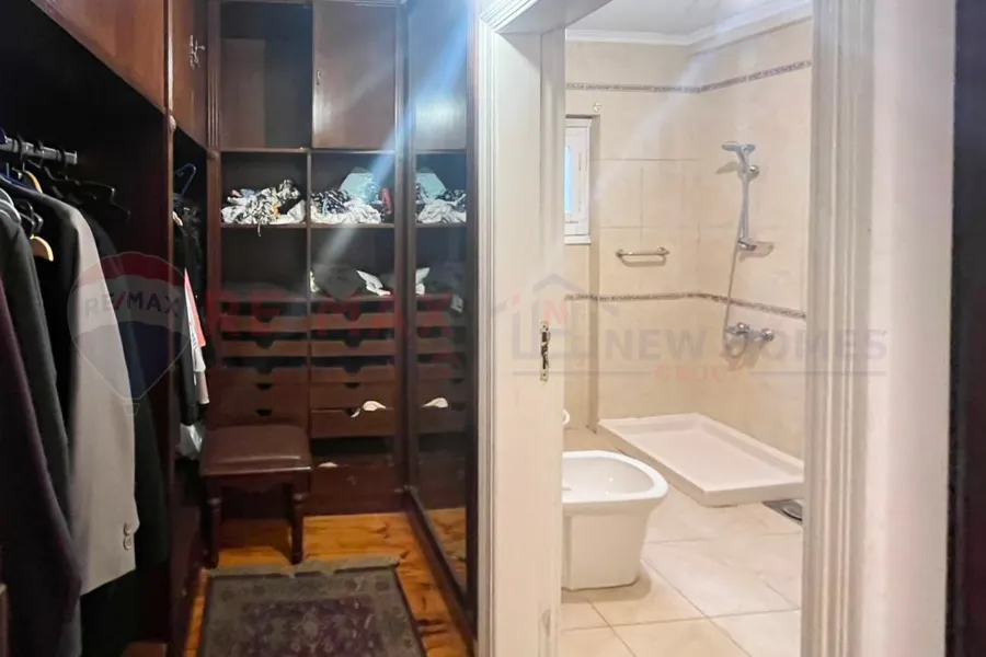 شقة للايجار 285 م جناكليس (ش محمد باشا محسن)