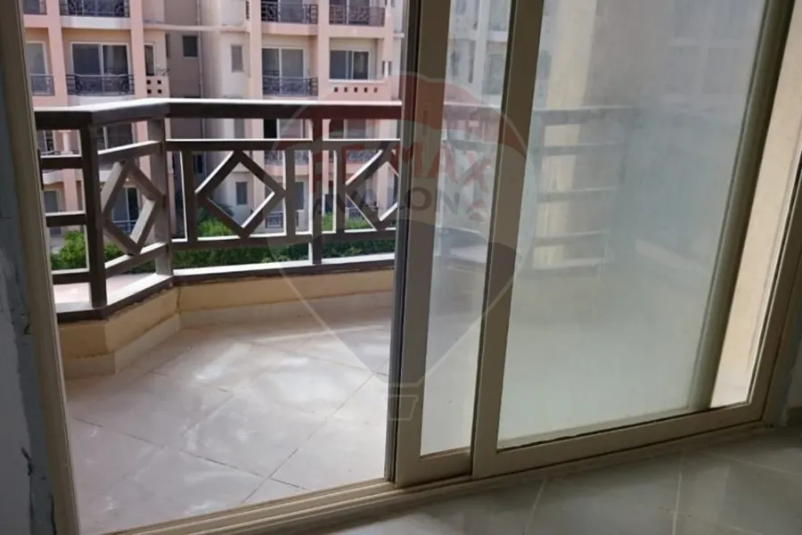 Chalet with roof for sale (Emirates Heights) Ras El-Hekma 100 m