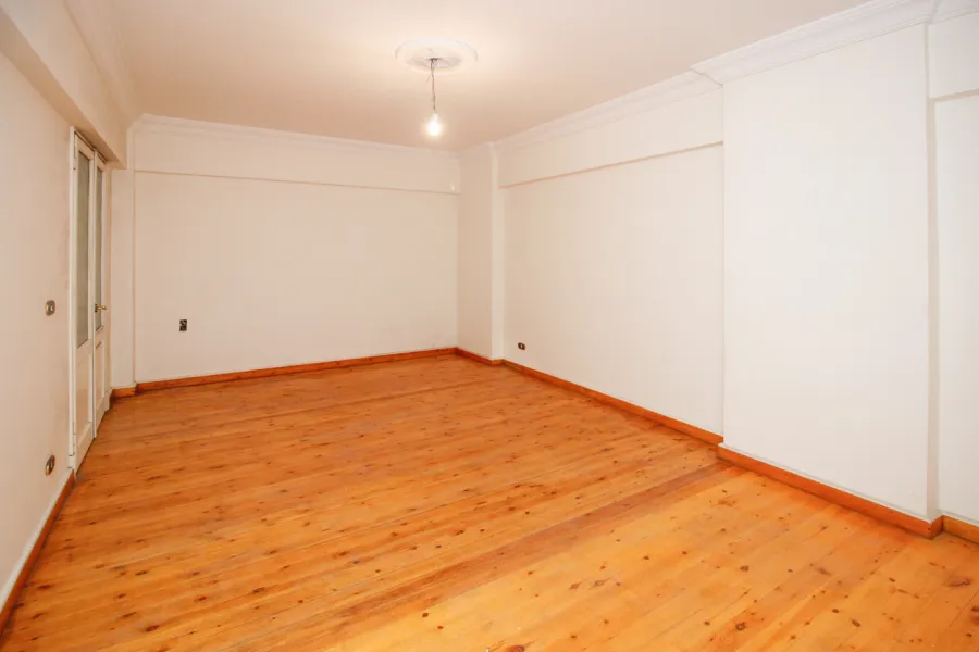 شقة للبيع 200م ستانلي (2 نمرة من البحر)