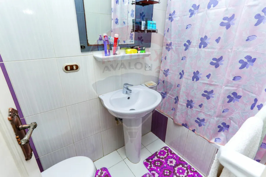 شقة للبيع 160 م كفر عبده (شارع خليل المصري)