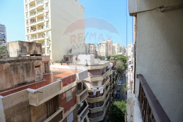 شقة للايجار 170 م كفر عبده (ش سكينة بنت الحسين)