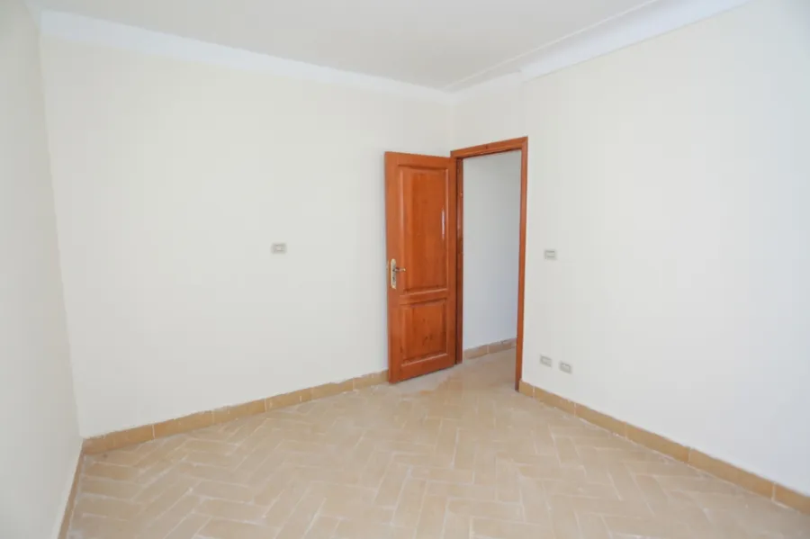 Apartment For Sale 200m Sporting (Luxour St.)