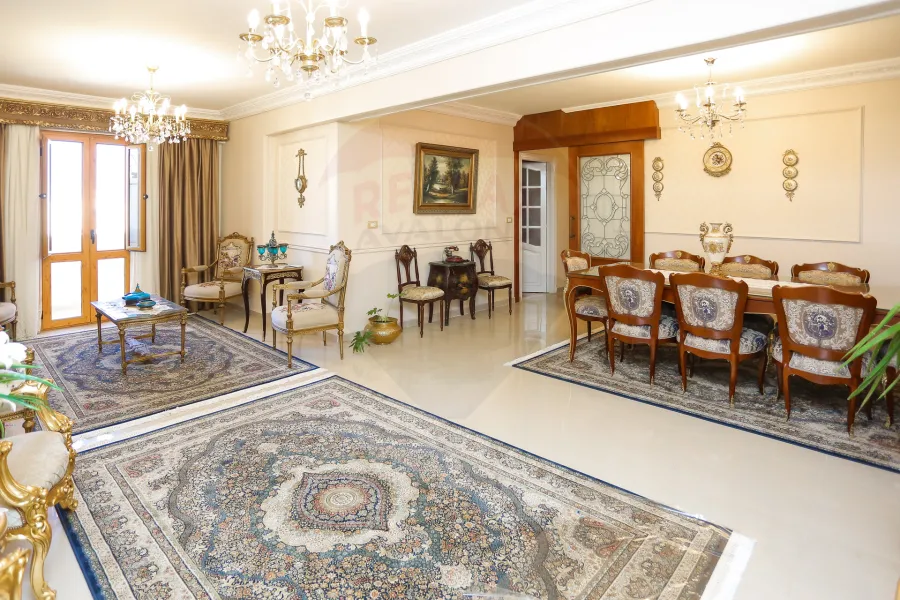 شقة للبيع 180 م كفر عبده (خطوات من ميدان سانت جيني)