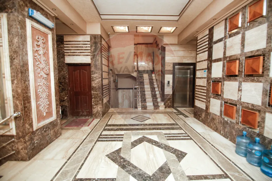 Apartment for sale 192 m Al Shatby (Steps from the sea)