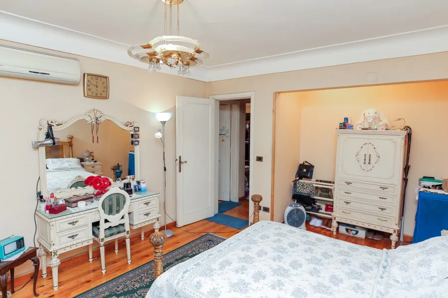 Apartment for sale 250m Roushdy (Tram Station.)