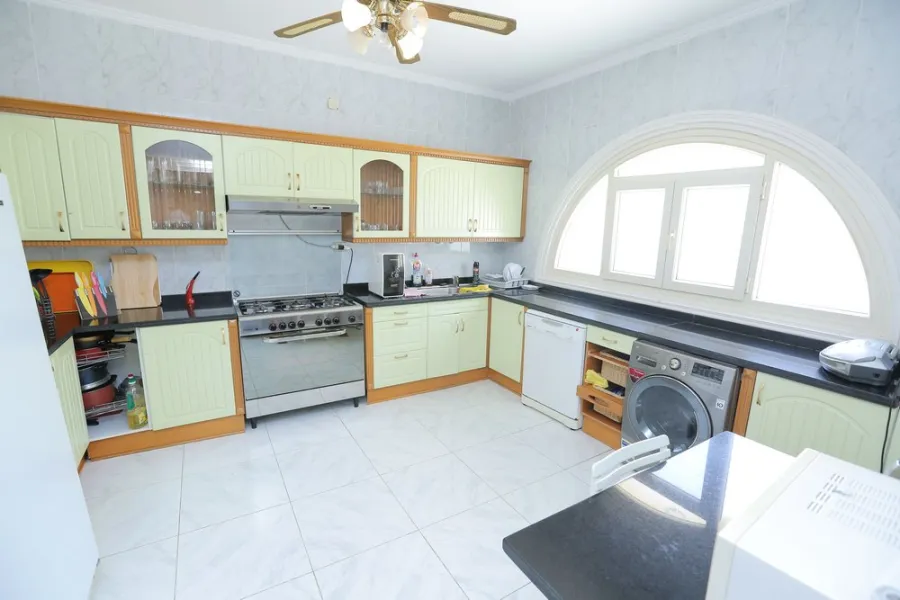 فيلا مستقلة فاخرة  2000م للبيع بلسان الوزراء