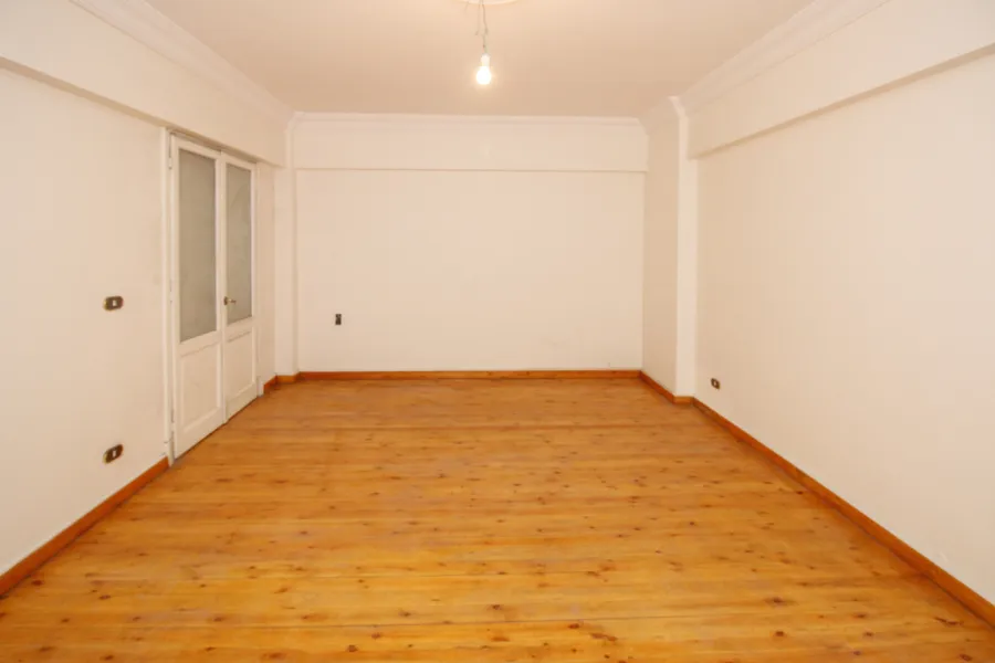 شقة للبيع 200م ستانلي (2 نمرة من البحر)