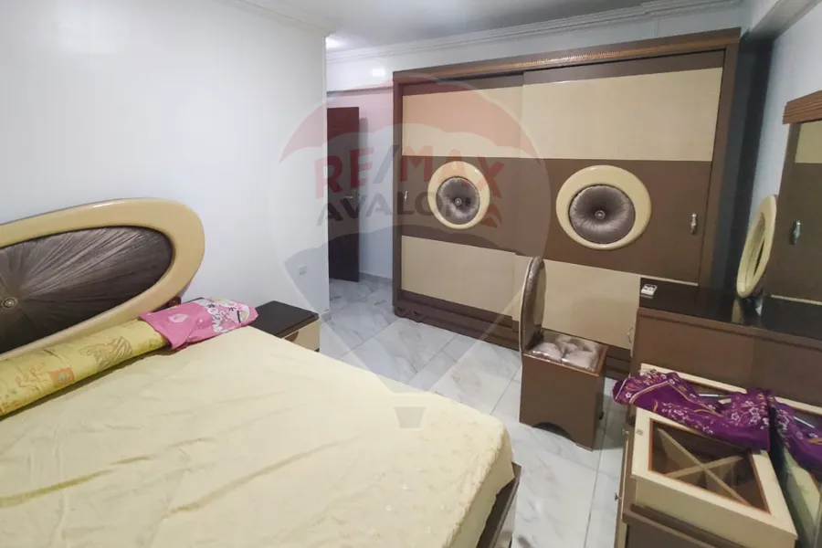 شقه للبيع 90 م صافي سيدي بشر(ش جمال عبد الناصر الرئيسي)