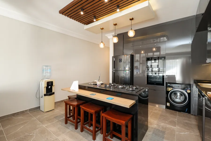 Villa for sale in Ras Al-Hikma (La Vista) - 220 m