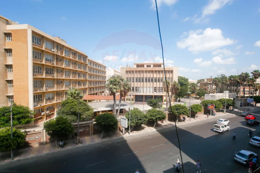 Administrative apartment for rent 95 m Al-Azarita (Soter St. - in front of the Colleges Complex)