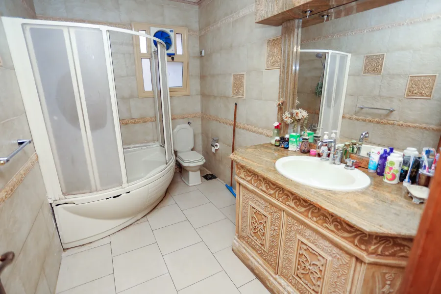 شقة للبيع 350م كفر عبده (خطوات من ميدان سانت جينى)