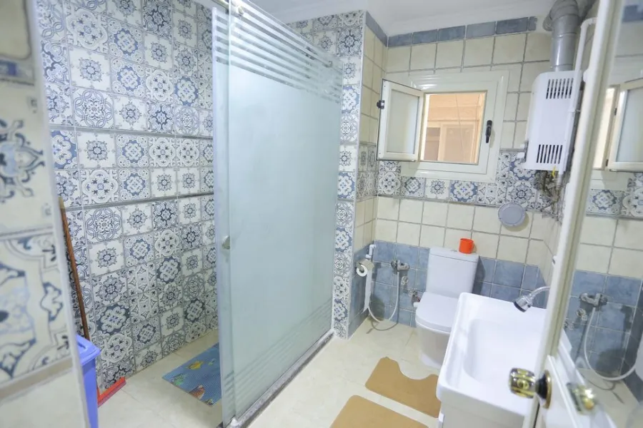 شقة للبيع 140م المندرة بحري -  ثاني نمره من البحر