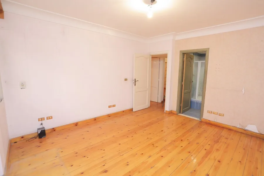 شقة للايجار 200م سموحة ( ابراج كيروسيز )