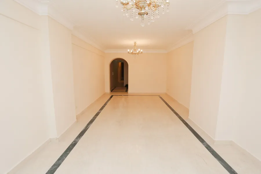 شقة للإيجار 170م السرايا - علي البحر مباشرة