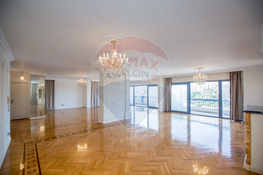 شقة للبيع 325 م وابور المياه ( فيو مفتوح علي النادي الاوليمبي وحدائق الشلالات )