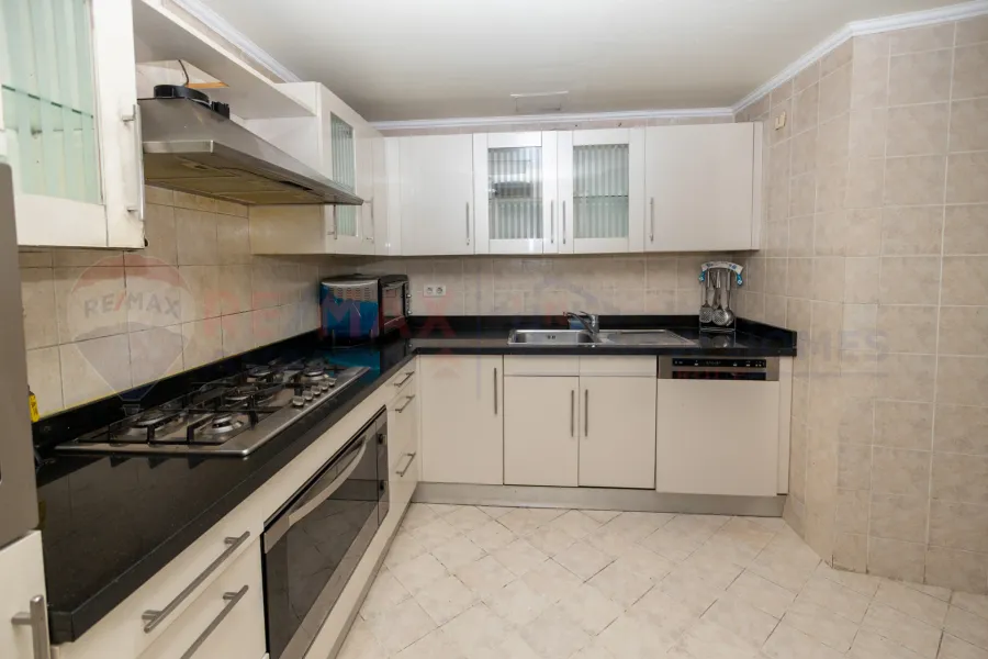 شقة للبيع 298 م سان ستيفانو (الفور سيزون)