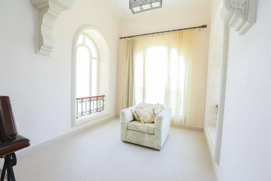 فيلا مستقلة فاخرة  2000م للبيع بلسان الوزراء