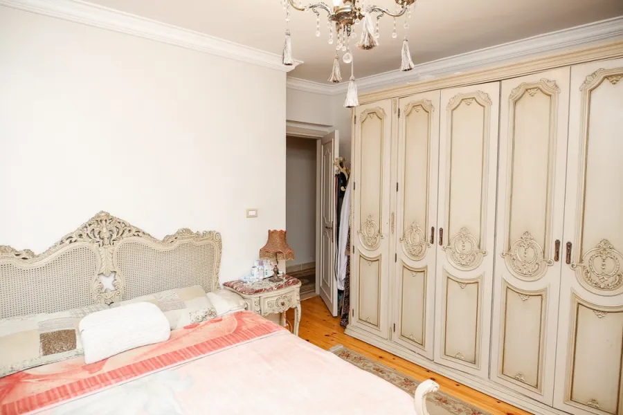 شقة للبيع 165م صافى سابا باشا (خطوات من الترام - بجوار القنصليه الروسية)