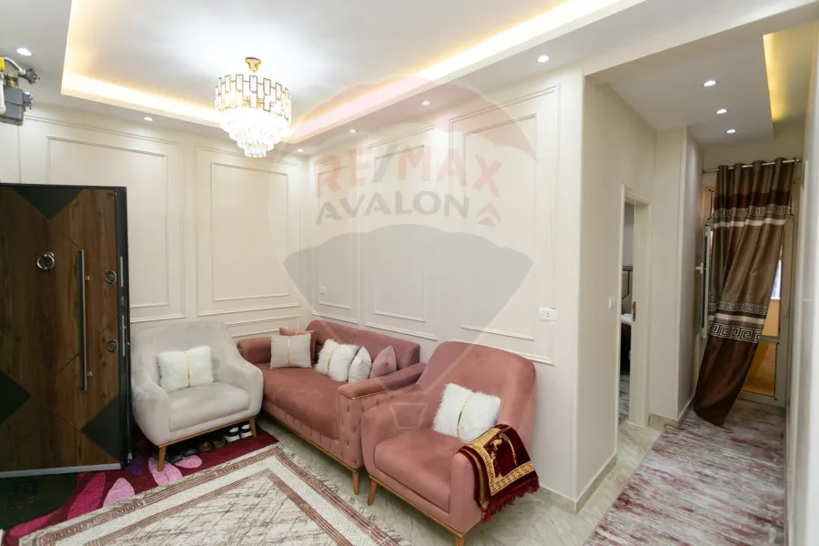 شقه للبيع 100 م ميامي ( ش صلاح الدين شعبان )