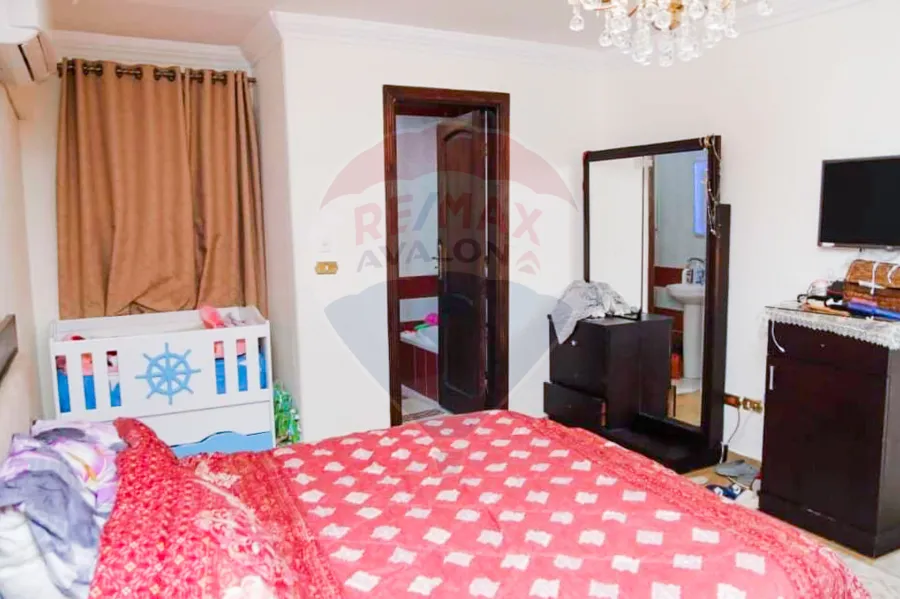 شقة للبيع 180 م ثروت (ش عبد المنعم الدليل)