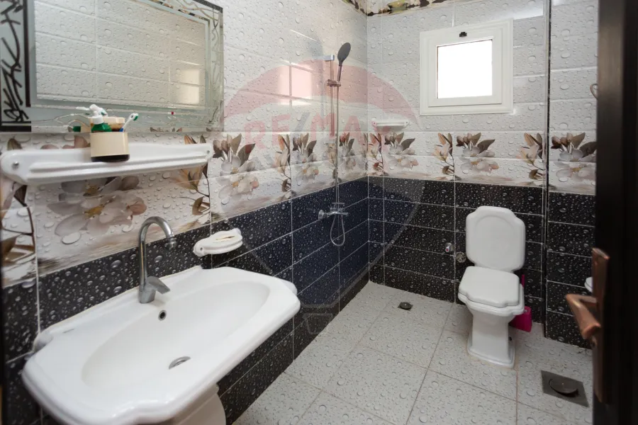 فيلا مستقلة للبيع 520 م الكينج مريوط (طريق الكافوري خلف عكنش)