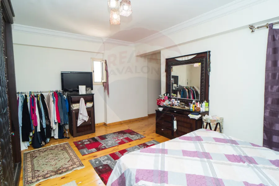 شقة للبيع 200 م لوران (ش الأقبال الرئيسي)