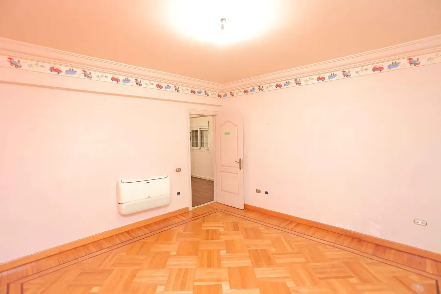 شقة دوبلكس للبيع 600م بسموحة (ش بهاء الدين الغتورى) خطوات من شارع فوزى معاذ