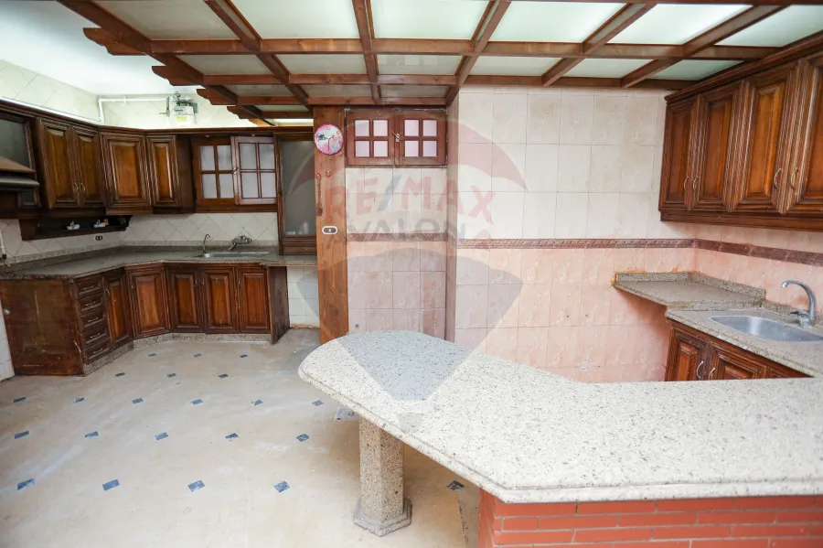 Apartment for Sale 300 m Smouha (50th St Branched from Mostafa Kamel St.)