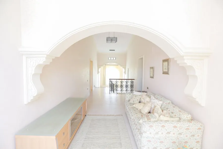 فيلا مستقلة فاخرة  2000م للبيع بلسان الوزراء