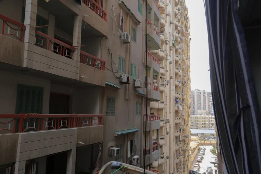 شقة للبيع 140م المندرة بحري -  ثاني نمره من البحر