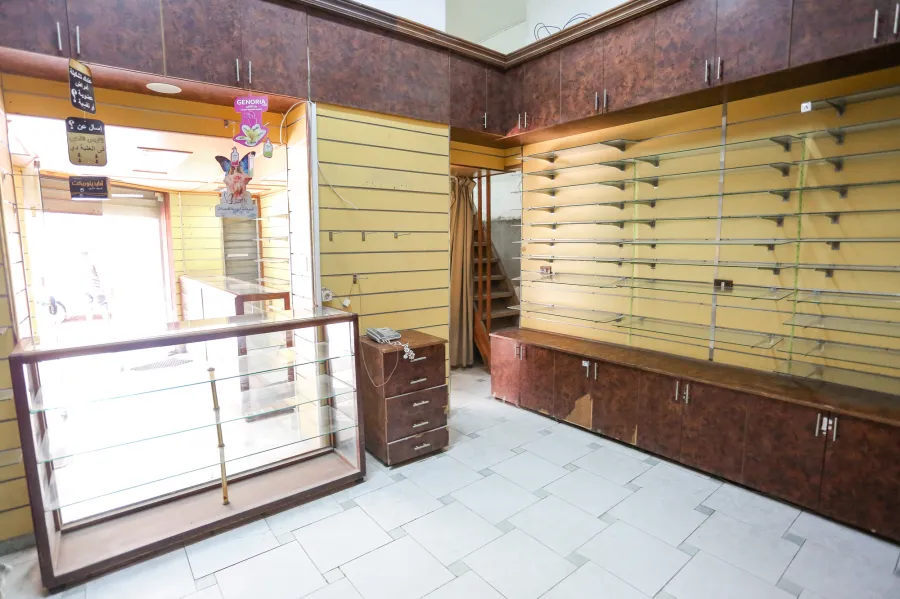 صيدلية مجهزة للبيع 47م محرم بك - خطوات من مستشفى حساب والنزهة