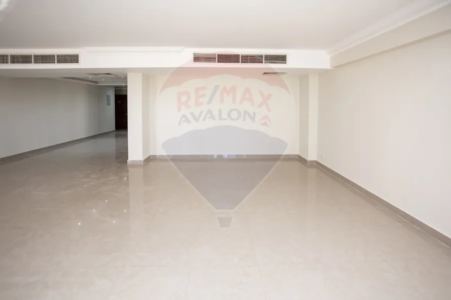 شقة للبيع 271 م سموحة (ش البرت الاول)