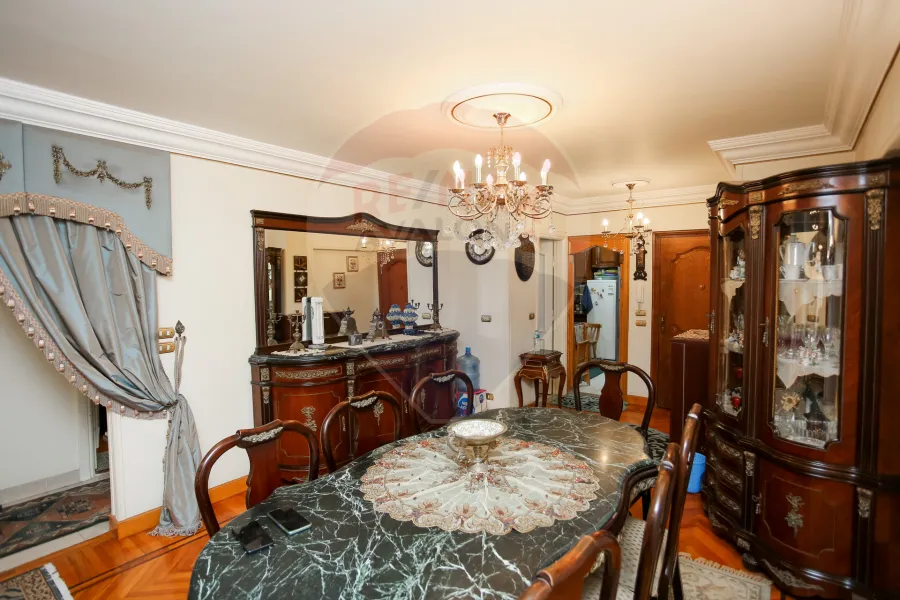 شقة للبيع 170 م كفر عبده (ش سكينة بنت الحسين - عمارة براند)