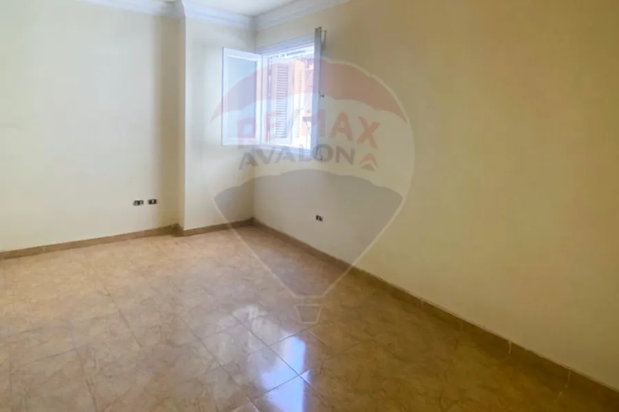 Apartment for sale 110 m Bolkeley (off Lavison Street)