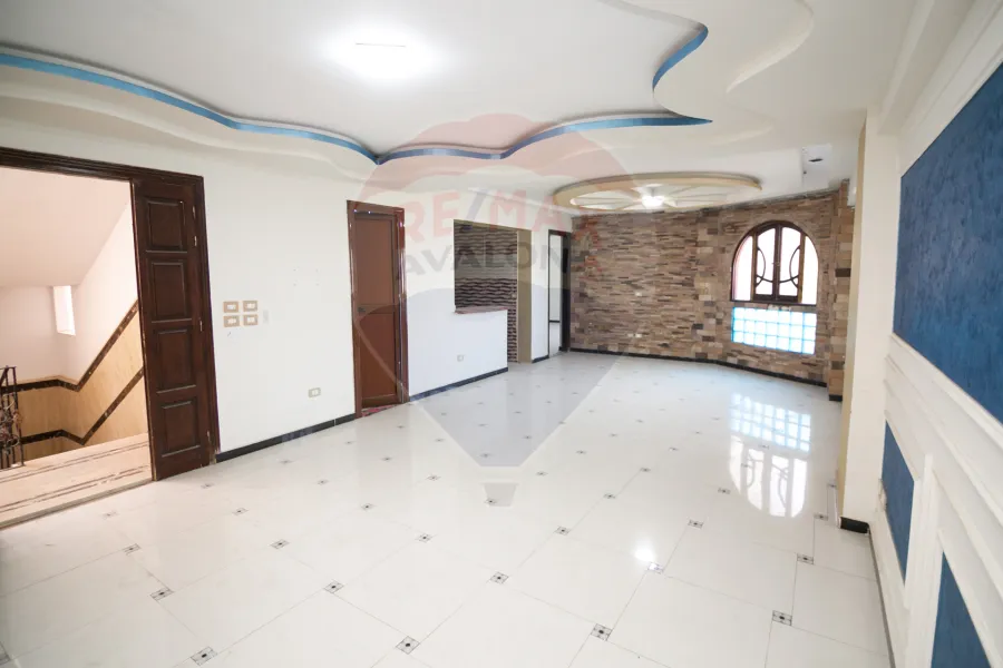 فيلا للبيع 375 م محرم بك (حي الفيلات - بجوار بالم هيلز)