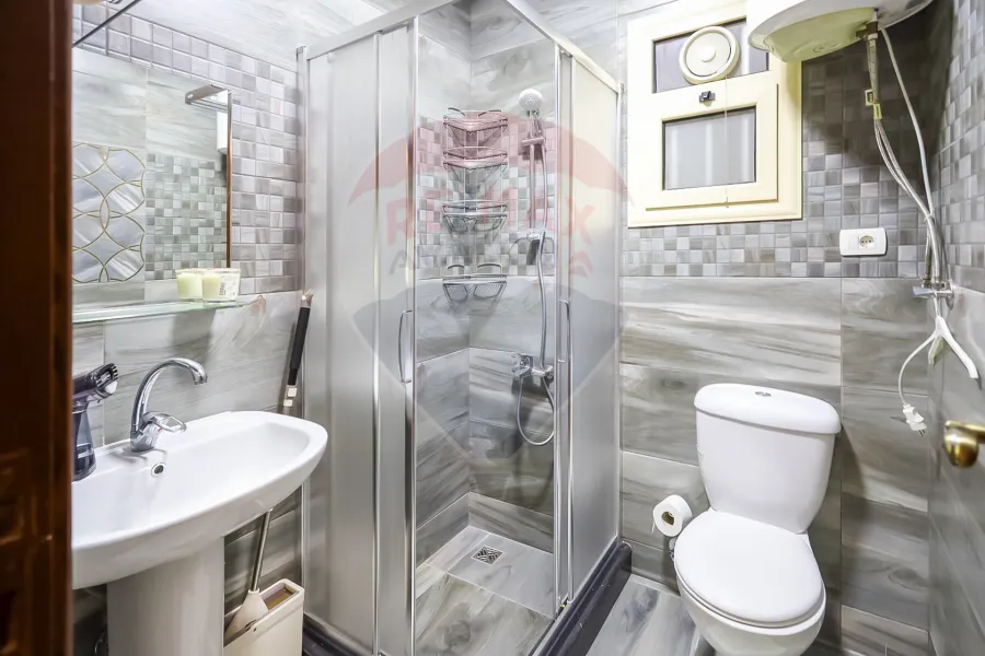 Apartment for sale 210 m Kafr Abdo (Sakinah bant Elhussin st.)