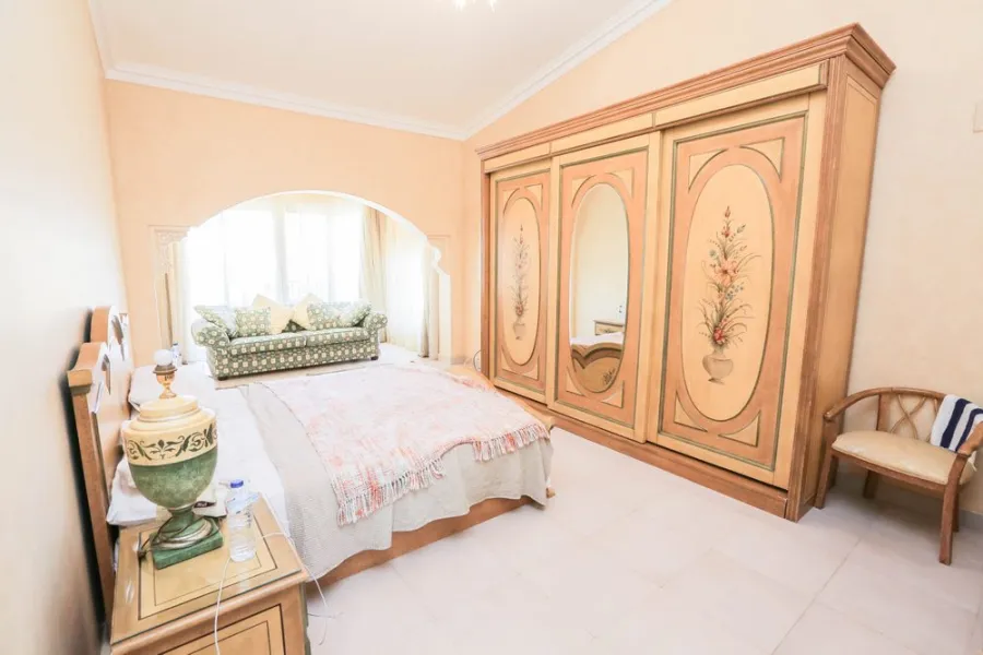 فيلا مستقلة فاخرة  2000م للبيع بلسان الوزراء