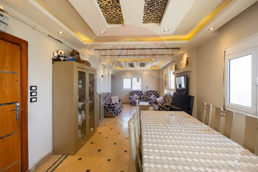 شقة للبيع 140 م المندرة (أمام كوبري 45 - على البحر مباشرة)