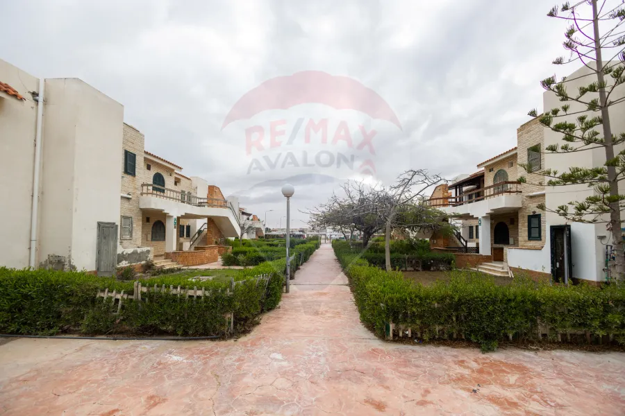 شاليه أرضي + حديقة للبيع الساحل (بالم بيتش)