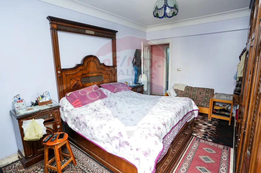 Apartment For Sale 150 m Sidi Gaber ( directly on taram station. )