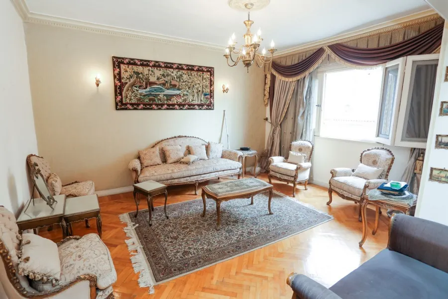 شقة للبيع 180م جليم (خطوات من محطة ترام جليم)