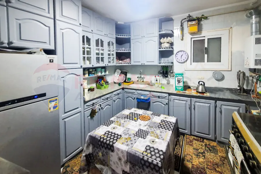 شقه للايجار المفروش 220 م سابا باشا ( ش بطليموس )