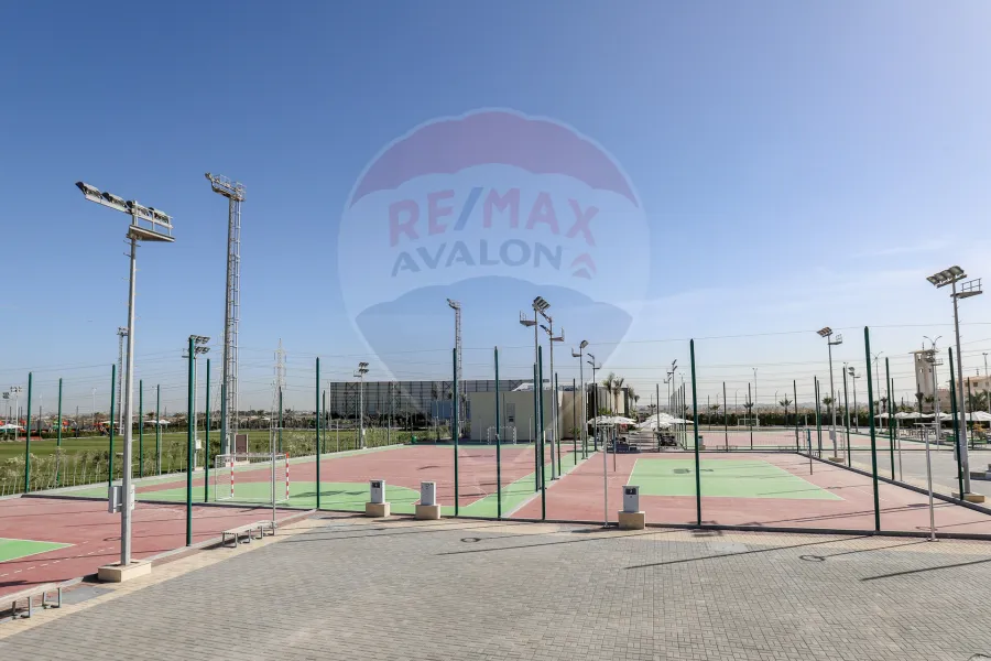 Twin house for sale 327 m (Alex West)