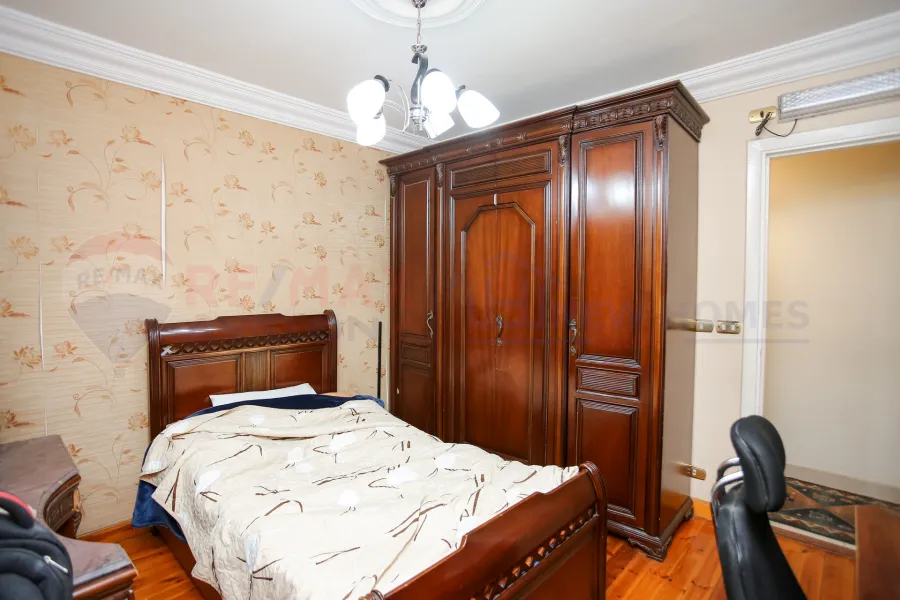 Apartment for sale 170 m Kafr Abdo (Sakina Bint Al Hussein St.)