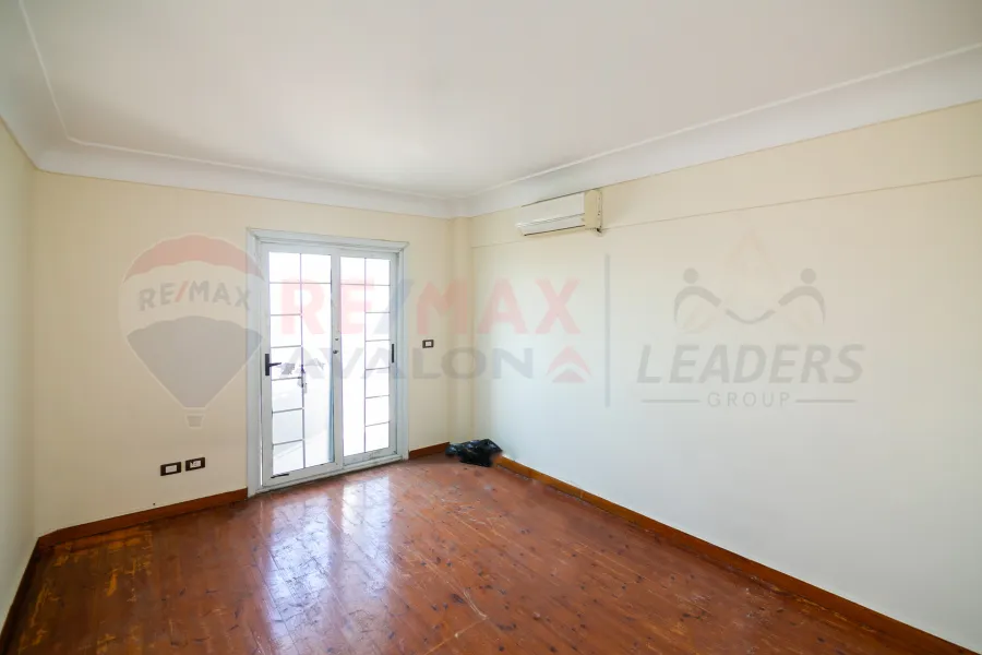 شقة للايجار 175 م كامب شيزار(ش أحمد قمحة)