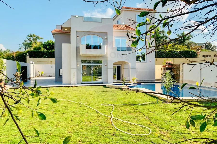 Villa For Sale 750 m King Marriout (Elrashedy St.)